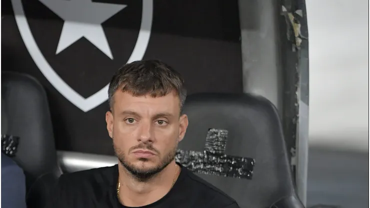 Martín Anselmi está na berlinda no Botafogo.