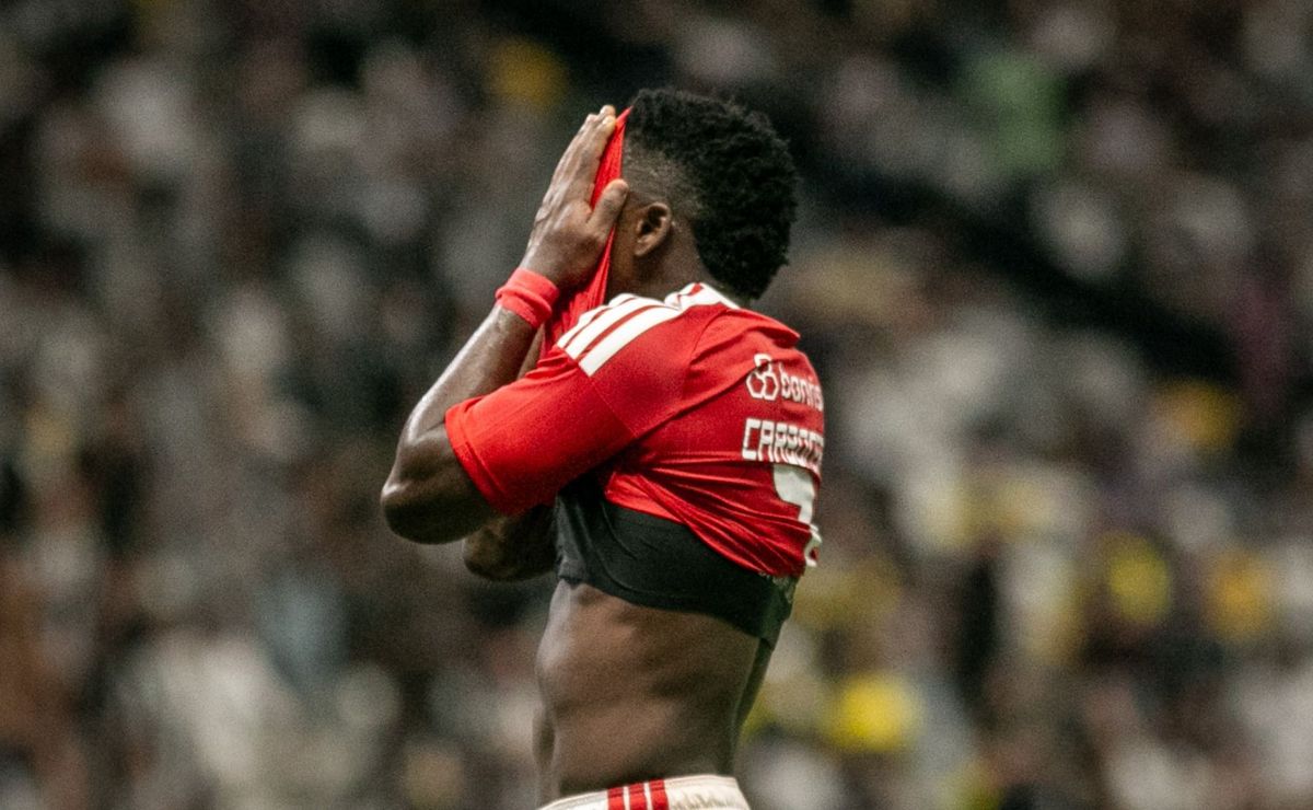 Sequência de gols sofridos coloca Inter sob pressão contra ataque do Santos