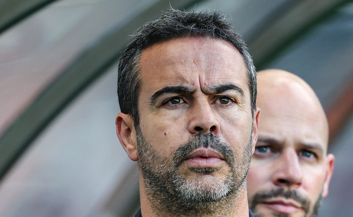 Cruzeiro alinha pagamento de R$ 12 milhões ao Al-Rayyan e Artur Jorge pode ser anunciado amanhã