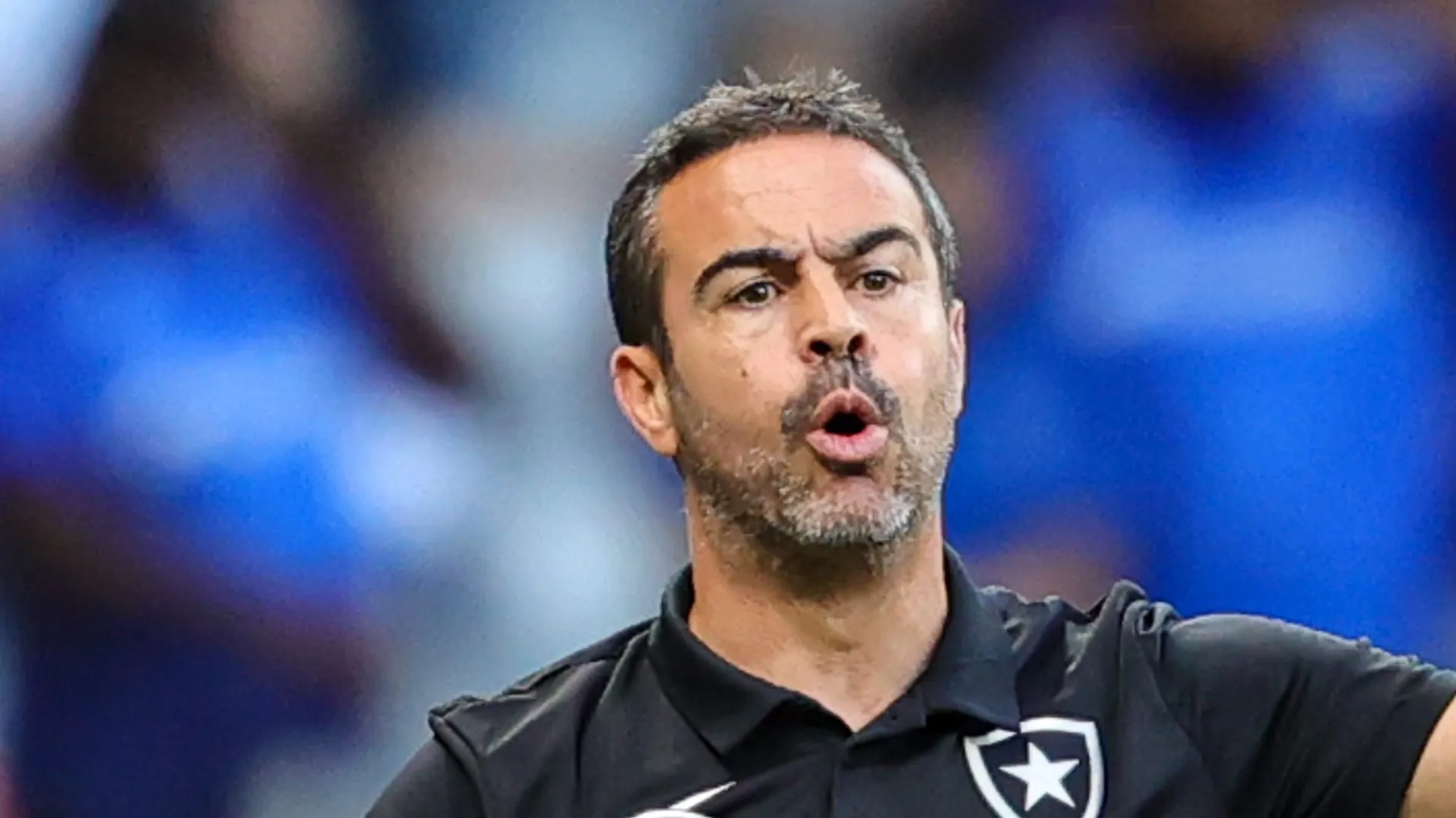 Foto: Gilson Lobo/AGIF – Treinador campeão da Libertadores pelo Botafogo pode chegar em Belo Horizonte nos próximos dias.
