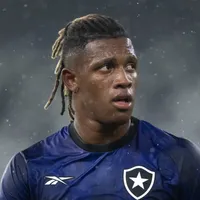 Danilo cumprimenta ex-companheiros em Palmeiras x Botafogo