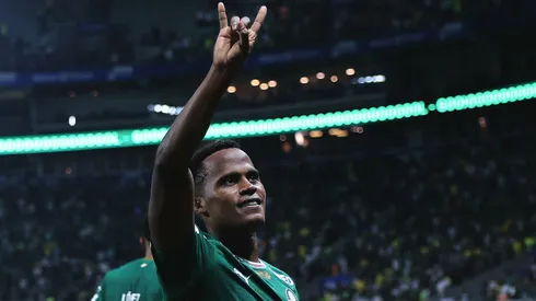 Jhon Arias jogador do Palmeiras comemora seu gol durante partida contra o Botafogo no estadio Arena Allianz Parque pelo campeonato Brasileiro A 2026. Foto: Ettore Chiereguini/AGIF
