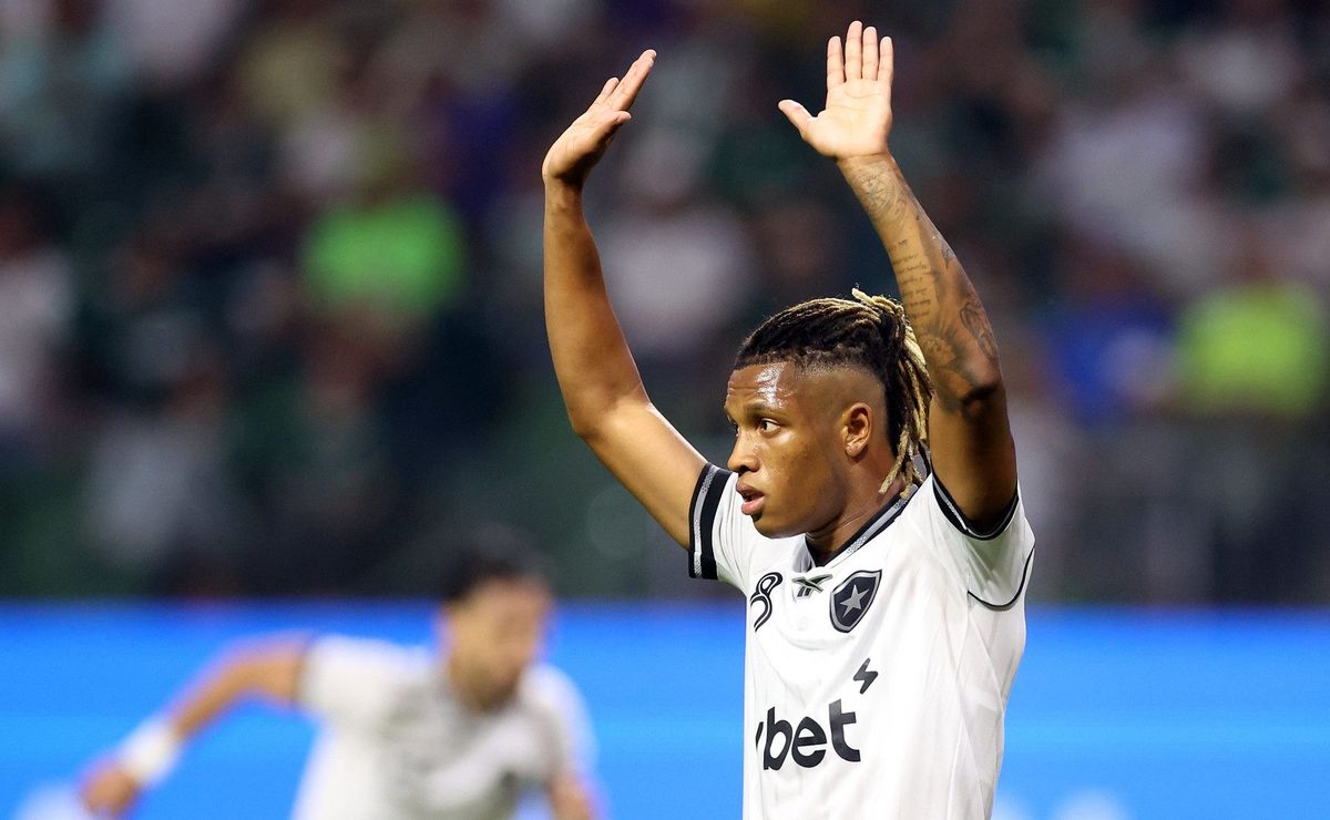 Andreas Pereira decide, Botafogo perde no Allianz e situação complica após expulsão no 1º tempo