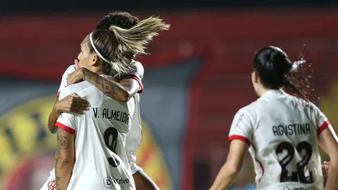Jogadoras do Flamengo. Foto: Marlon Costa/AGIF
