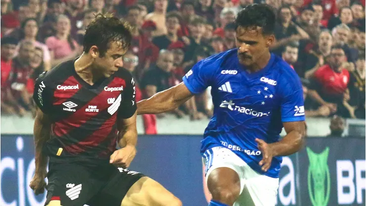 Cruzeiro melhorou no segundo tempo após um péssimo início em Curitiba
