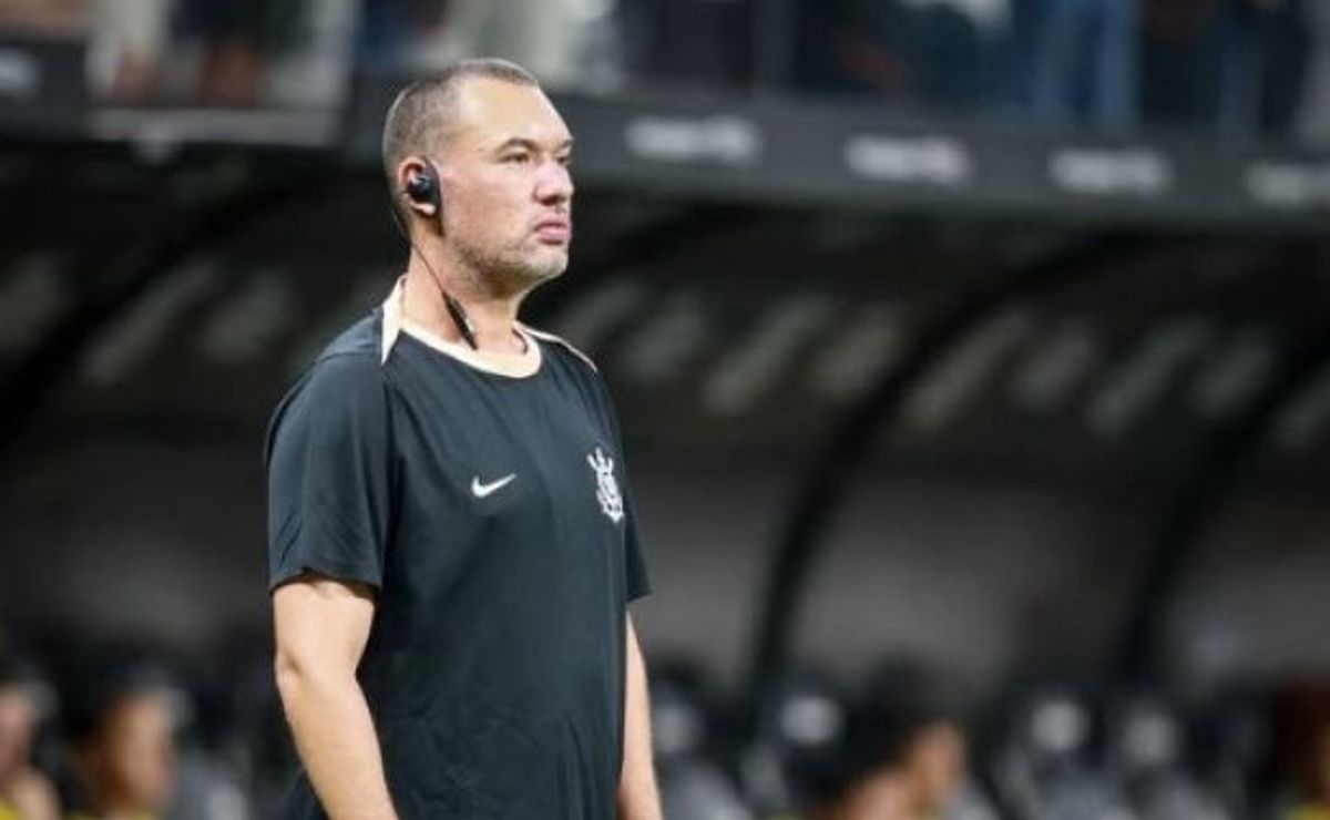 Preparador físico se despede do Corinthians após três anos e reformulação na comissão