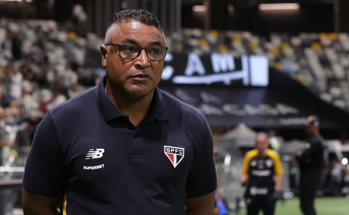 São Paulo de Roger Machado mexe tarde, perde para o Atlético-MG e vê Lucas Moura sair lesionado
