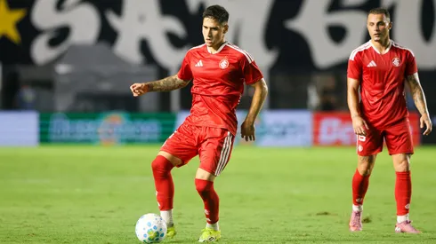 Rodrigo Villagra, volante do Inter em partida pelo campeonato brasileiro (Foto: Ricardo Duarte / Internacional)