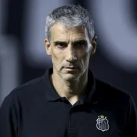 Vojvoda vai mal em Santos x Internacional e desempenho preocupa