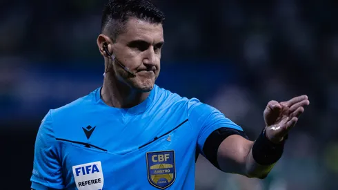 Árbitro Rafael Klein não citou confusão na súmula.