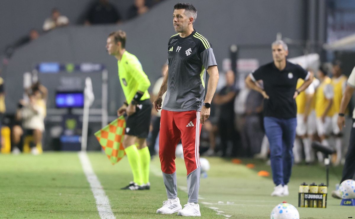 Pezzolano justifica escalação inusitada do Internacional contra o Santos sem Alan Patrick e Carbonero