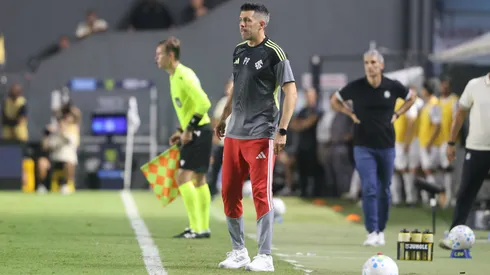 Paulo Pezzolano ganhou a primeira no Brasileirão