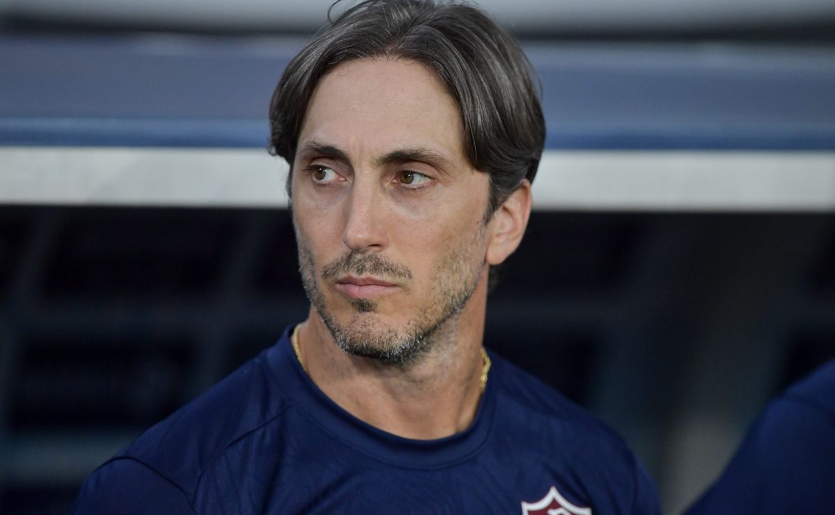 Zubeldía justifica erro que causou derrota, ao culpar cansaço de jogadores cruciais para estratégia do Flu