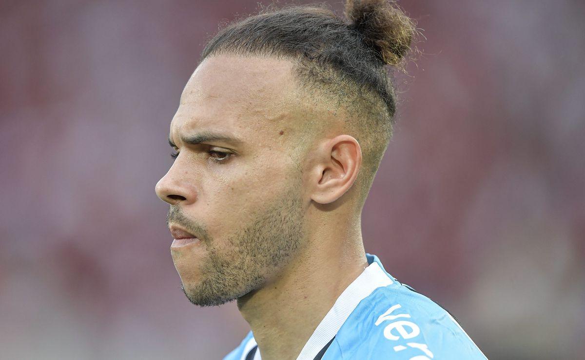 Braithwaite de titular do Grêmio não deve acontecer, afirma Grafite: “Difícil encontrar espaço”