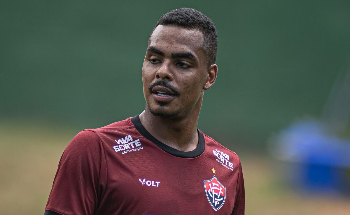 Caíque Gonçalves revela mágoa ao projetar Grêmio x Vitória pela Série A: “Fiquei triste pela…”