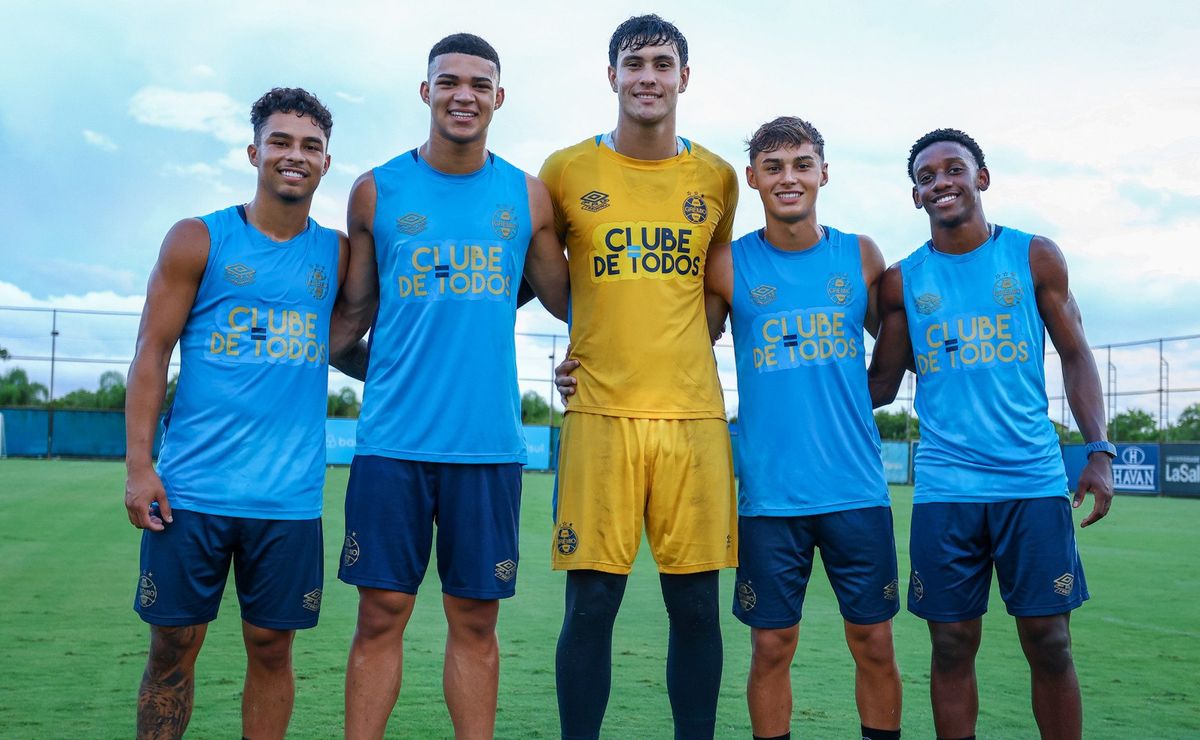 Grêmio promove 5 joias da base ao profissional e reforça aposta no futuro