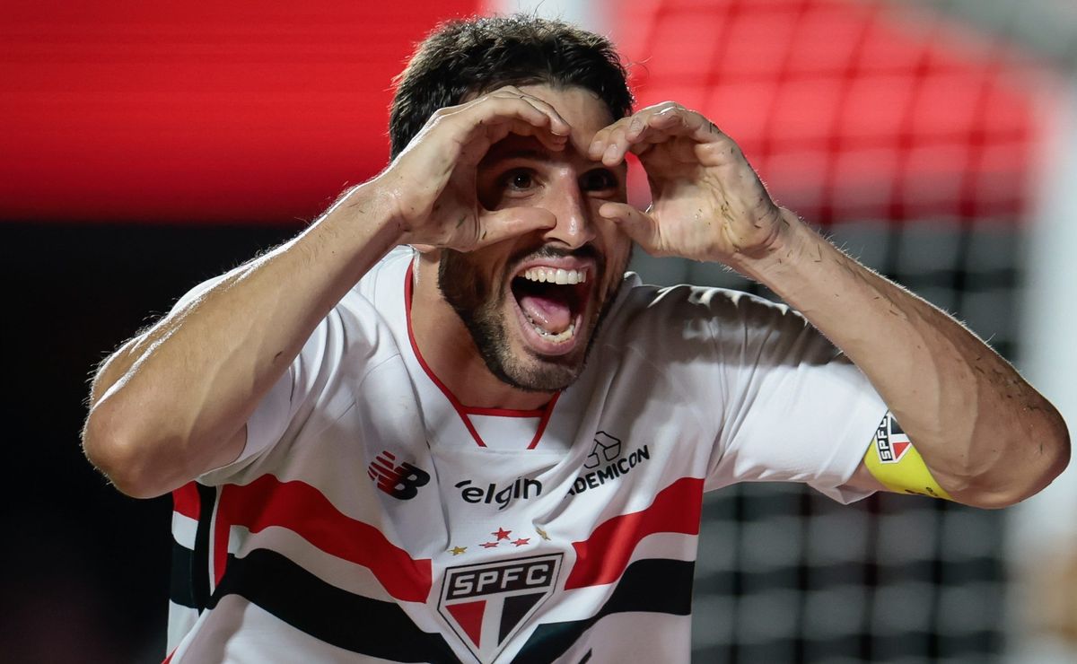 Calleri quer ficar no São Paulo e negócio com o Flamengo não deve acontecer, diz jornalista