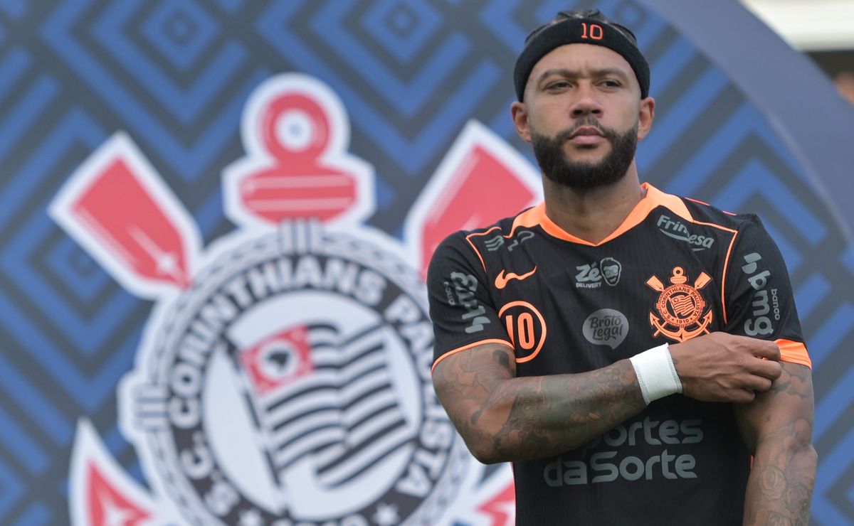Memphis Depay é aprovado no Corinthians e comparação com Ronaldo Fenômeno repercute: “Ajudou a mudar”