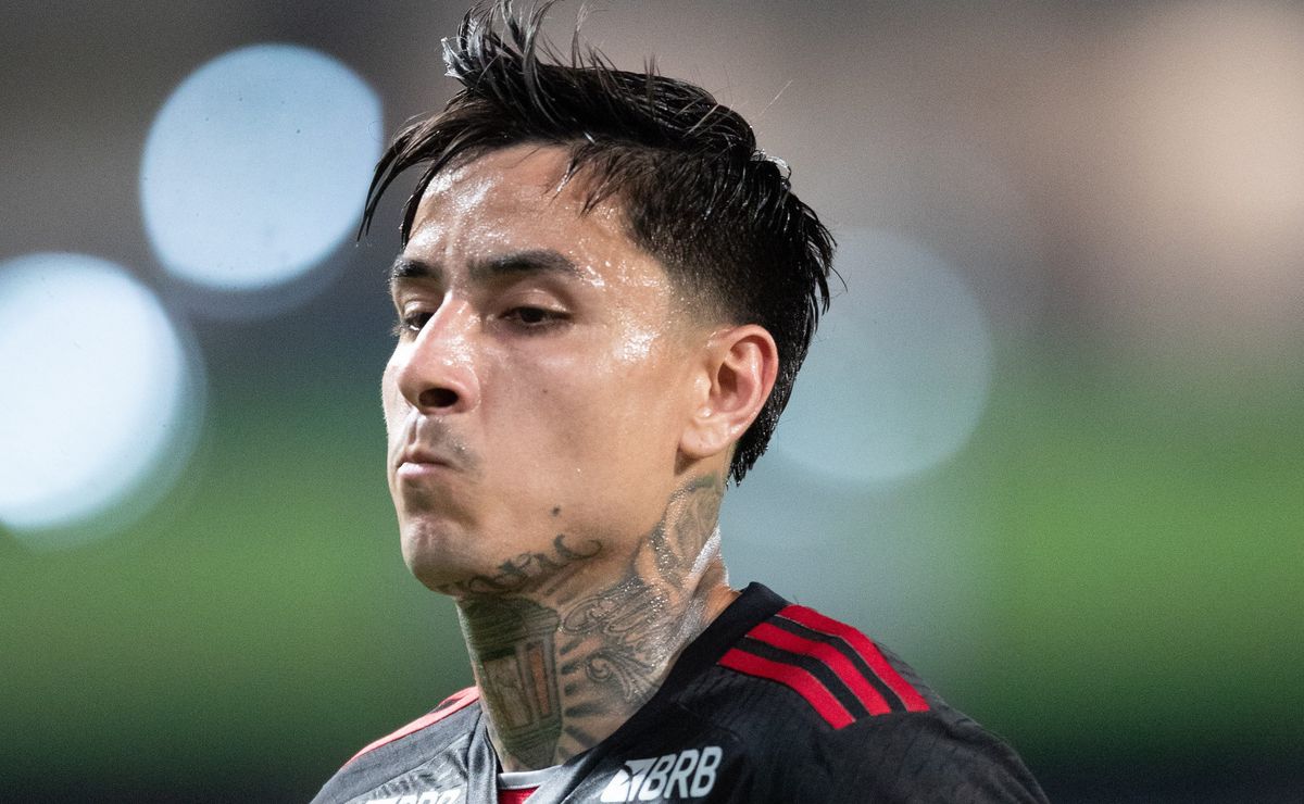 Flamengo enfrenta Remo e Léo Pereira e Pulgar estão pendurados; suspensão pode tirá-los contra Corinthians