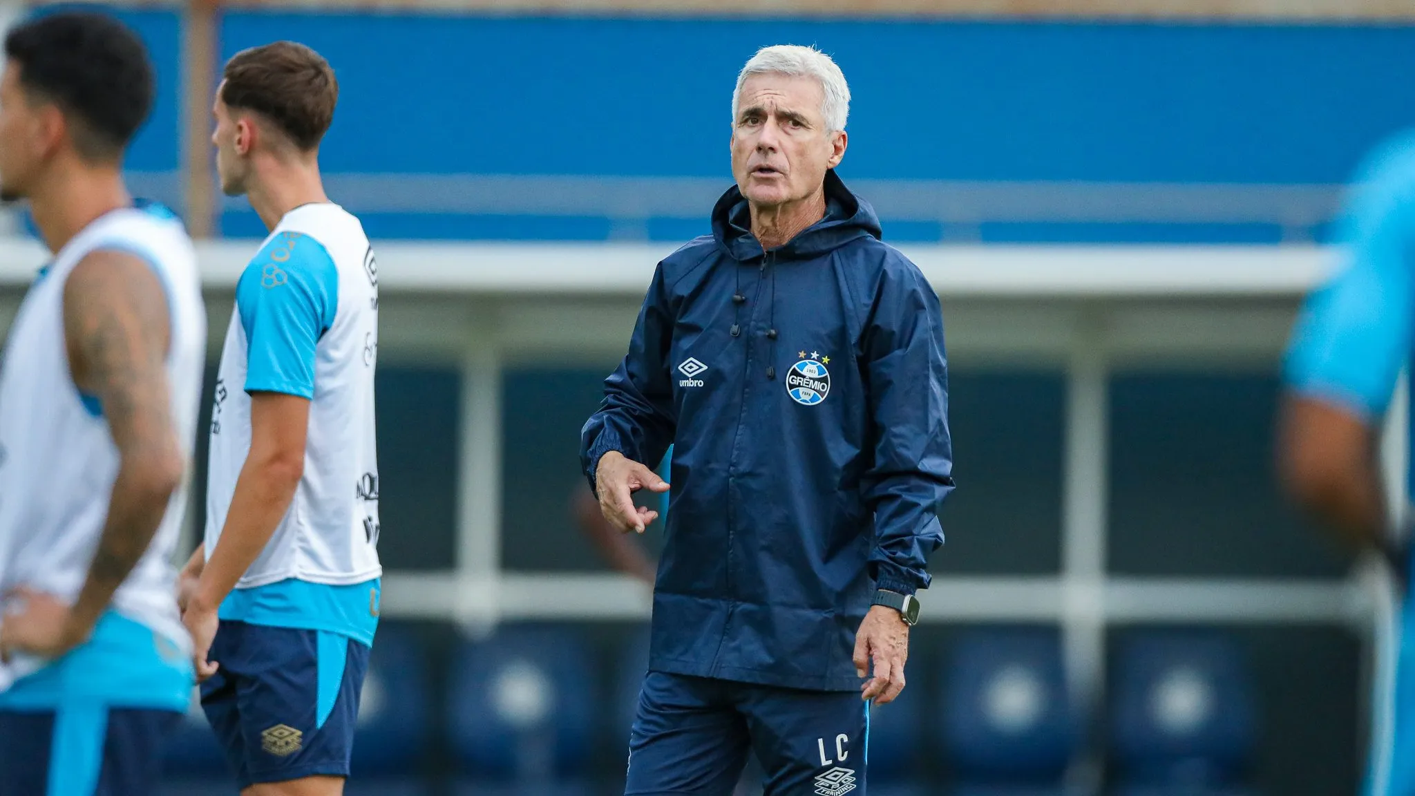 Luís Castro tentará surpreender o Palmeiras na Arena Barueri – Foto: Lucas Uebel/Grêmio FBPA