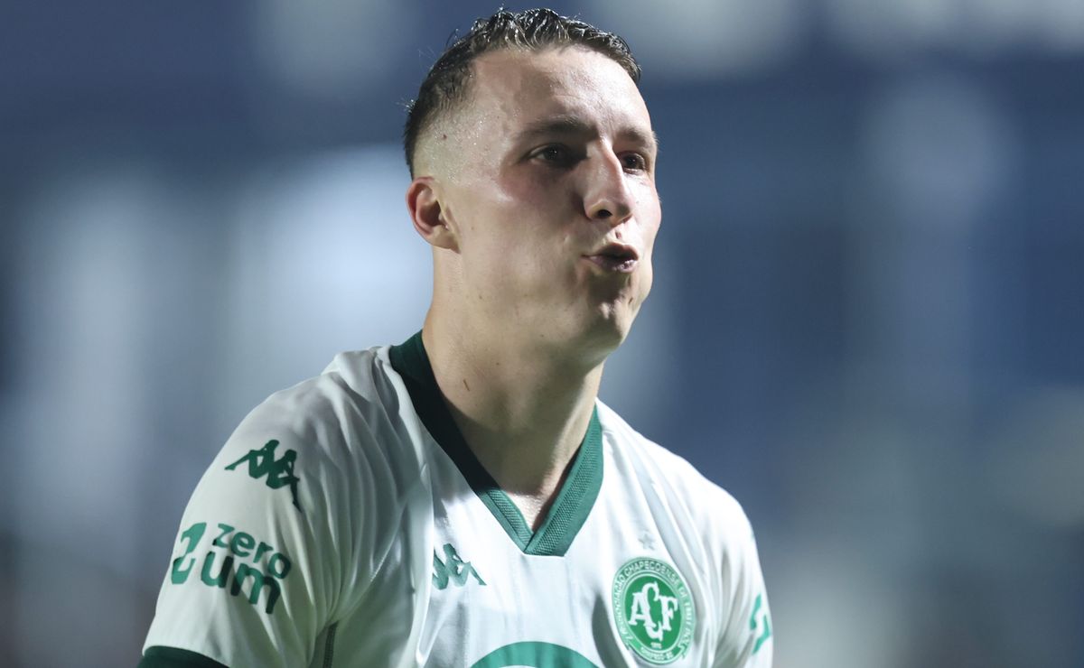 Eduardo Doma pede apoio da torcida da Chapecoense para enfrentar o Corinthians: “Vai fazer a diferença”