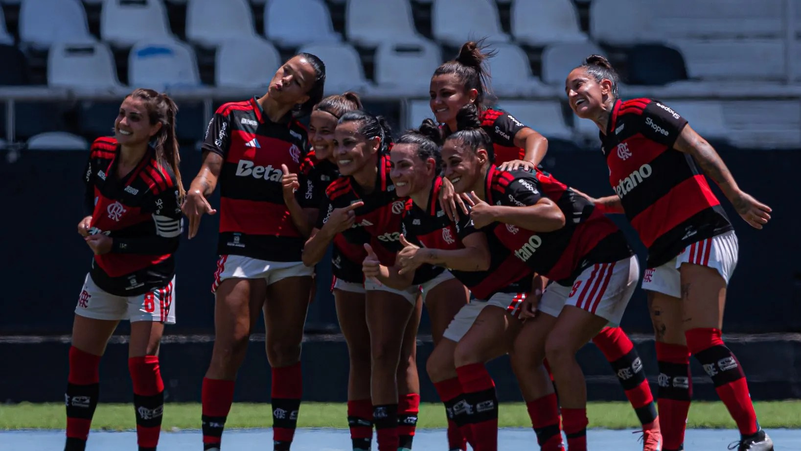 Jogadoras do Flamengo em campo pela Copa Rio Feminina