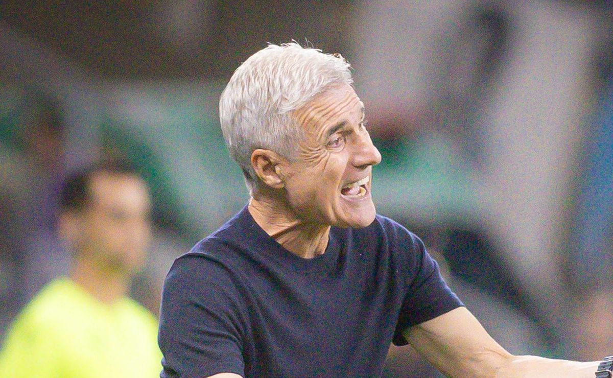 Luis Castro arma o Grêmio bastante ofensivo, e ‘aposta’ nas jogadas pelas laterais dá resultado