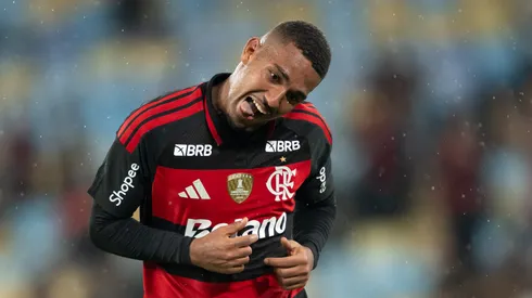 Samuel Lino jogador do Flamengo comemora seu gol durante partida contra o Remo no estadio Maracana pelo campeonato Brasileiro A 2026. Foto: Jorge Rodrigues/AGIF