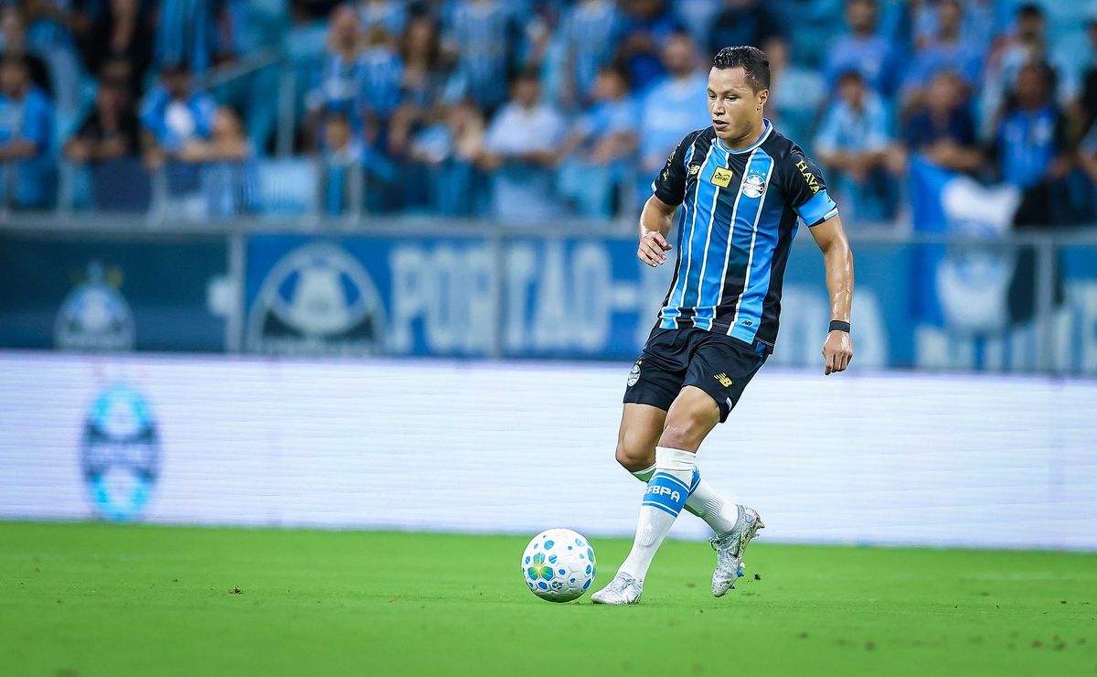 Grêmio confirma fratura de Marlon, que passará por cirurgia