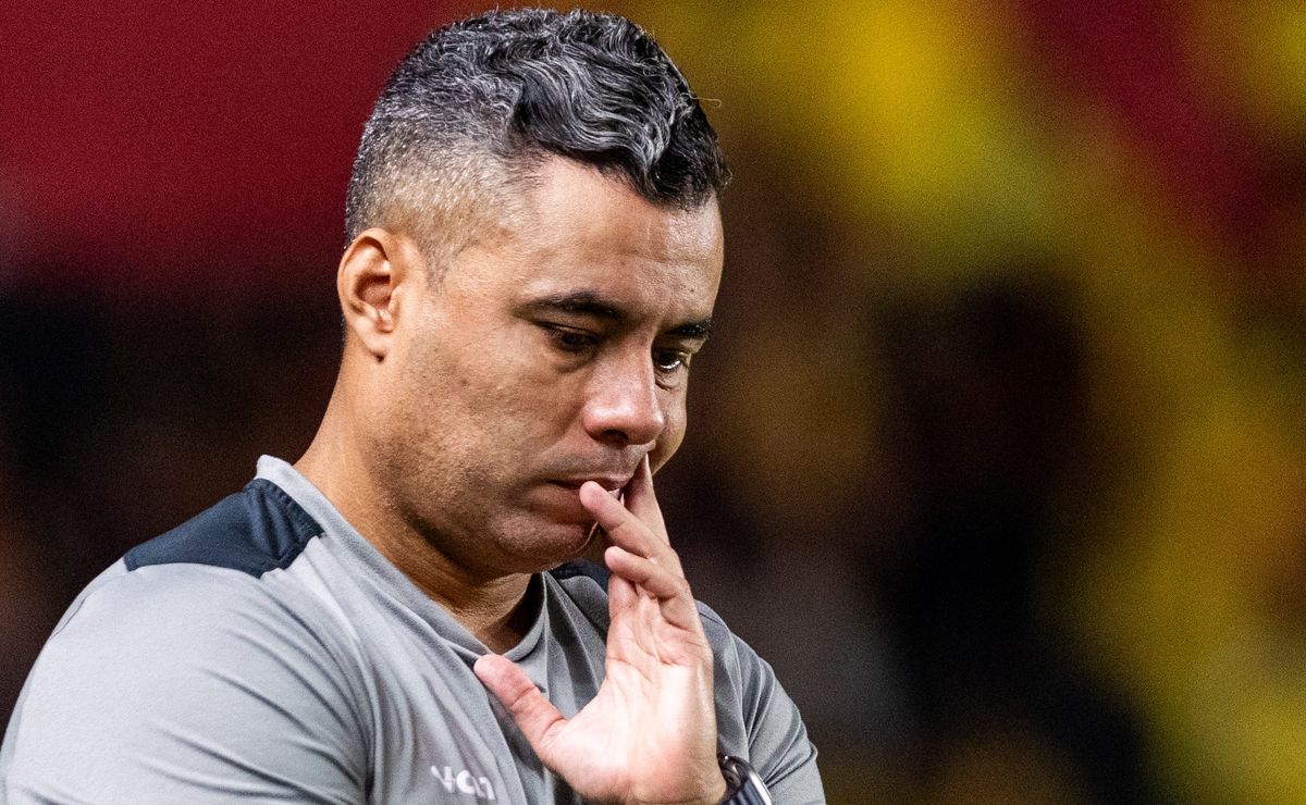 Jair Ventura deseja melhoras a Marlon após grave lesão durante Grêmio x Vitória: “Ficamos incrédulos”