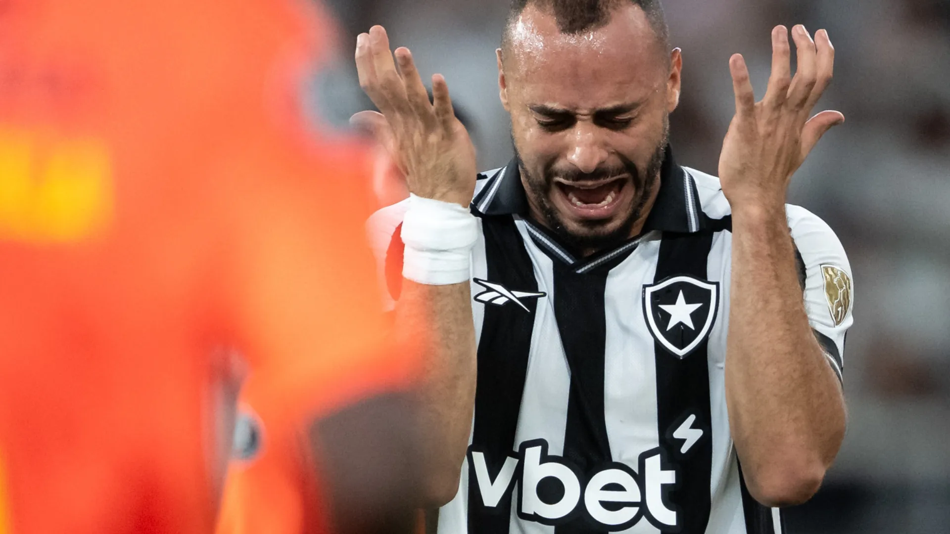 Arthur Cabral – Foto: Jorge Rodrigues/AGIF