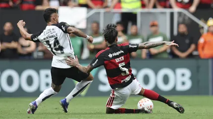 Corinthians e Flamengo voltam a se enfrentar - Foto: Mateus Bonomi/AGIF.