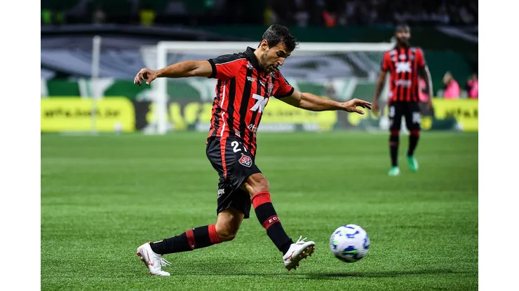 Raul (Vitória) durante jogo contra o Palmeiras, no dia 19.11.2025. Foto: SPP Sport Press Photo. /Alamy Live News