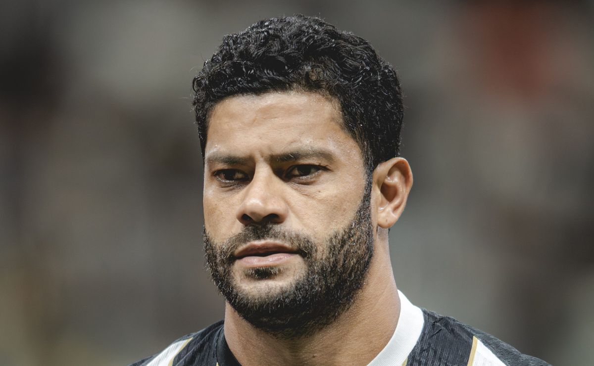 Paulo Bracks manda a real sobre futuro de Hulk no Atlético-MG e deixa decisão nas mãos de ídolo