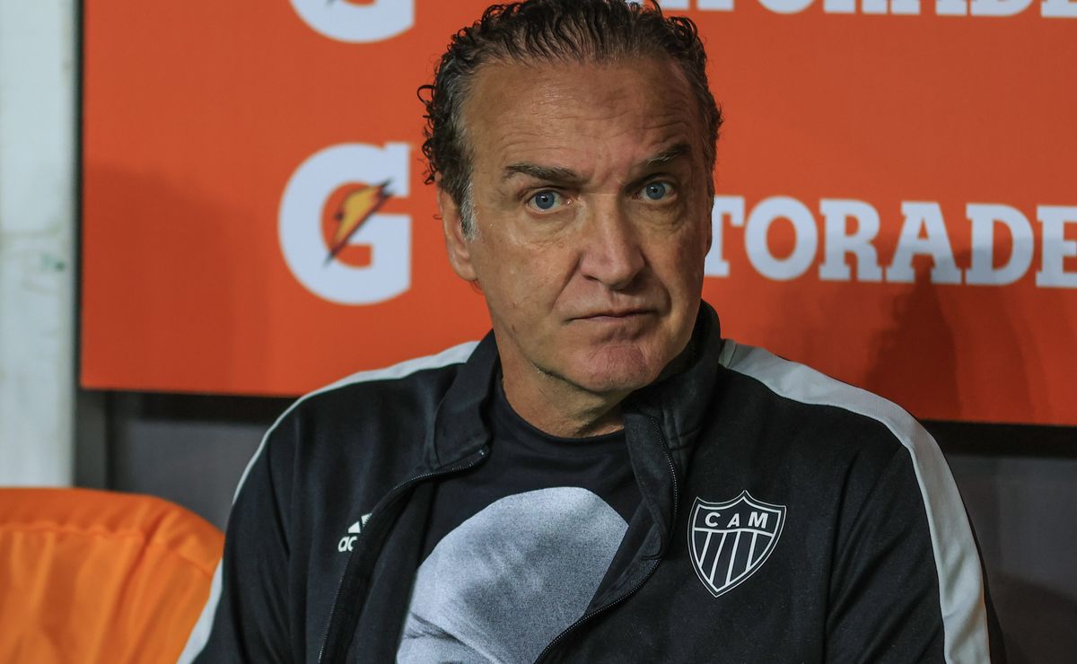 Cuca aceita redução salarial no Santos e ganhará R$ 1 milhão por mês, segundo site