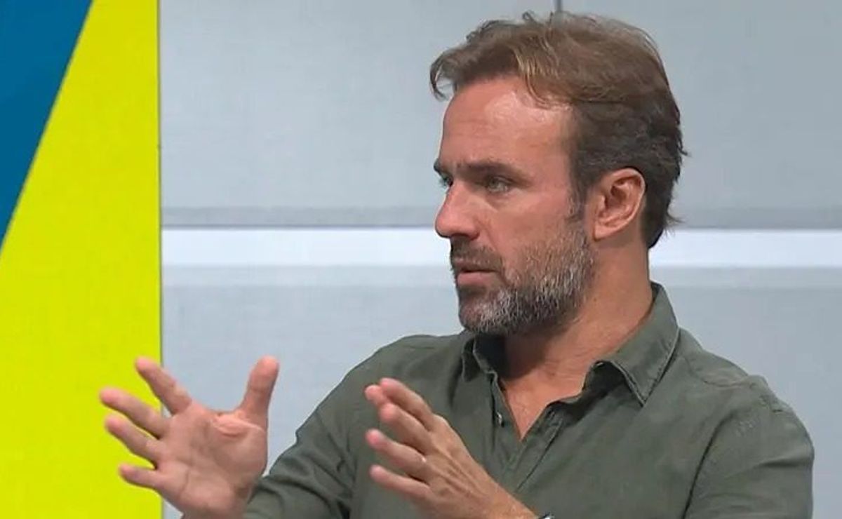 Roger Flores critica Marlon Freitas após confusão com Joaquín Correa: “Aí ele vacilou, né?”