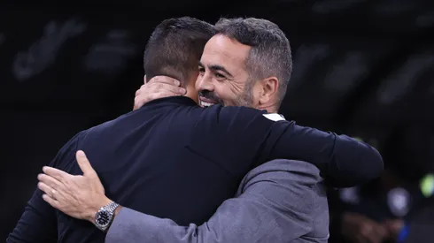 Artur Jorge espera a chegada de reforços.