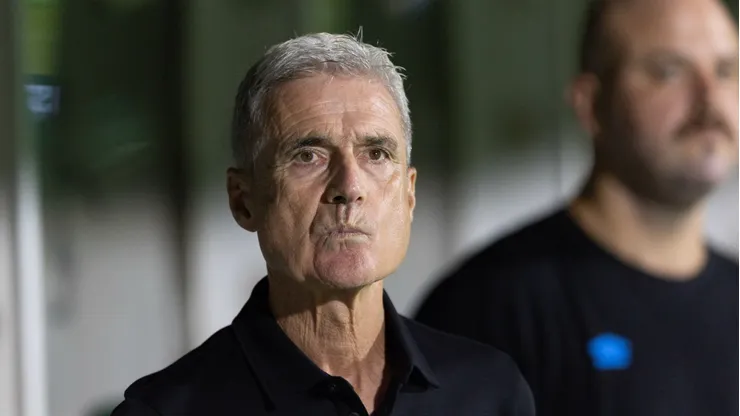 Técnico Luís Castro definiu que Grêmio vai com Caio Paulista e jovem Pedro Gabriel para suprir ausência de Marlon