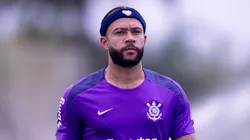 Memphis Depay em treino no CT Joaquim Grava - Foto: Agência Corinthians - Rodrigo Coca