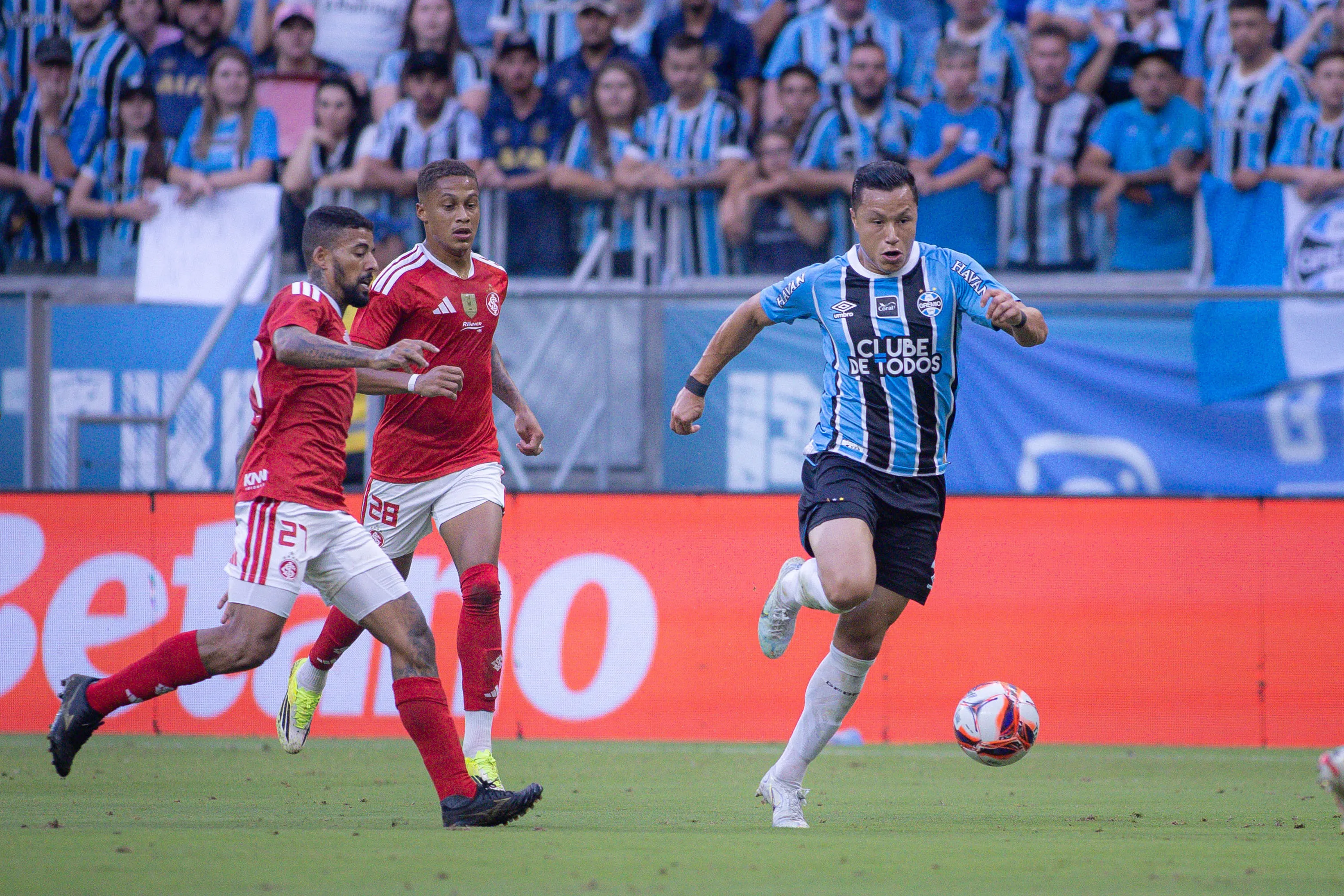 RS – PORTO ALEGRE – 01/03/2026 – GAUCHO 2026, GREMIO X INTERNACIONAL – Marlon jogador do Gremio durante partida contra o Internacional no estadio Arena do Gremio pelo campeonato Gaucho 2026. Foto: Maxi Franzoi/AGIF
