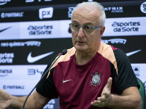 Dorival Jr. revela problema no joelho de Memphis Depay