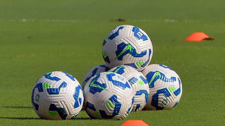 Bola Futebol Feminino. Foto: Walmir Cirne/AGIF
