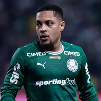 Vitor Roque deve entrar como titular contra o São Paulo