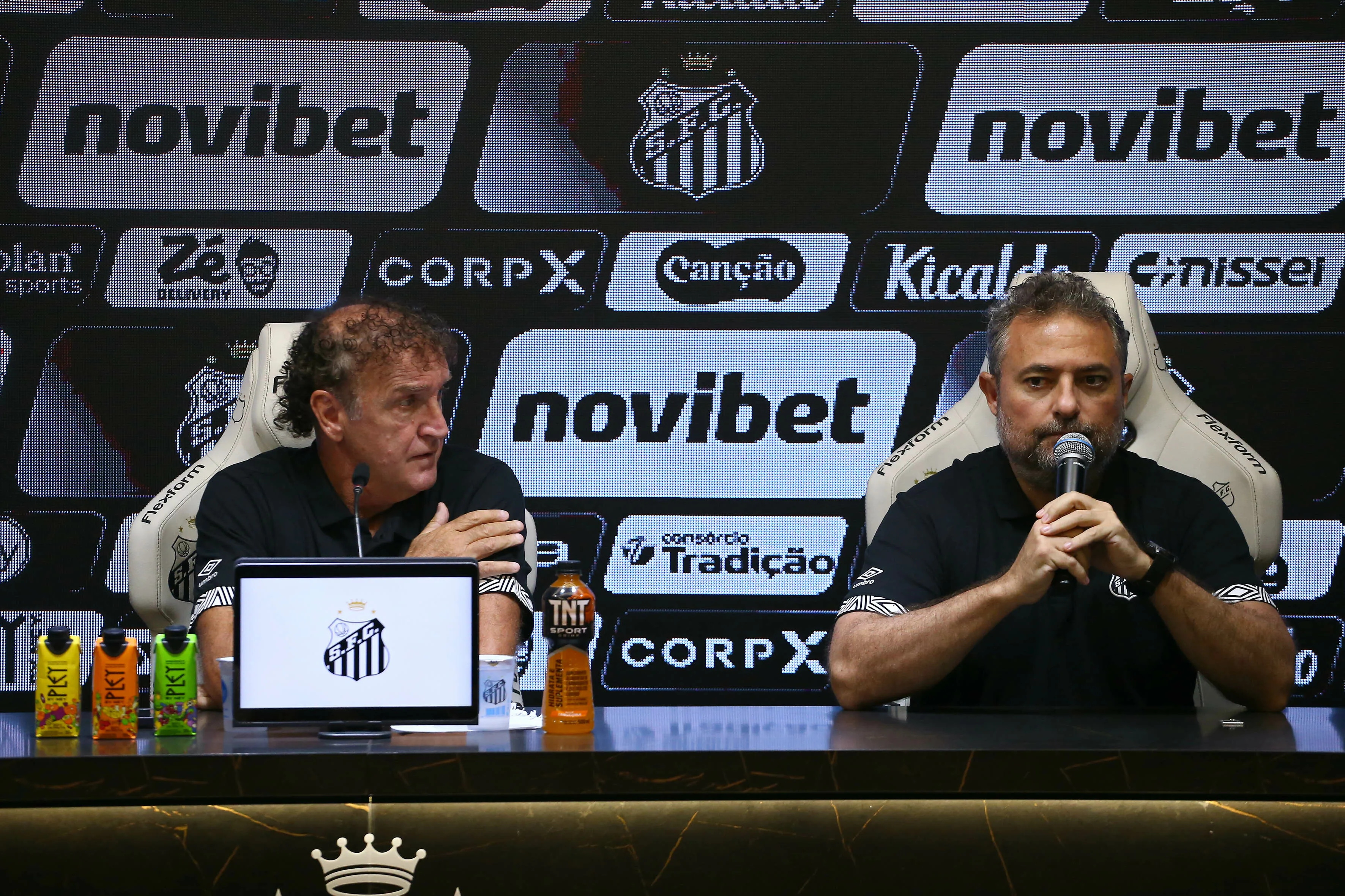 Apresentação do novo treinador do Peixe. Foto: Mauricio De Souza/AGIF