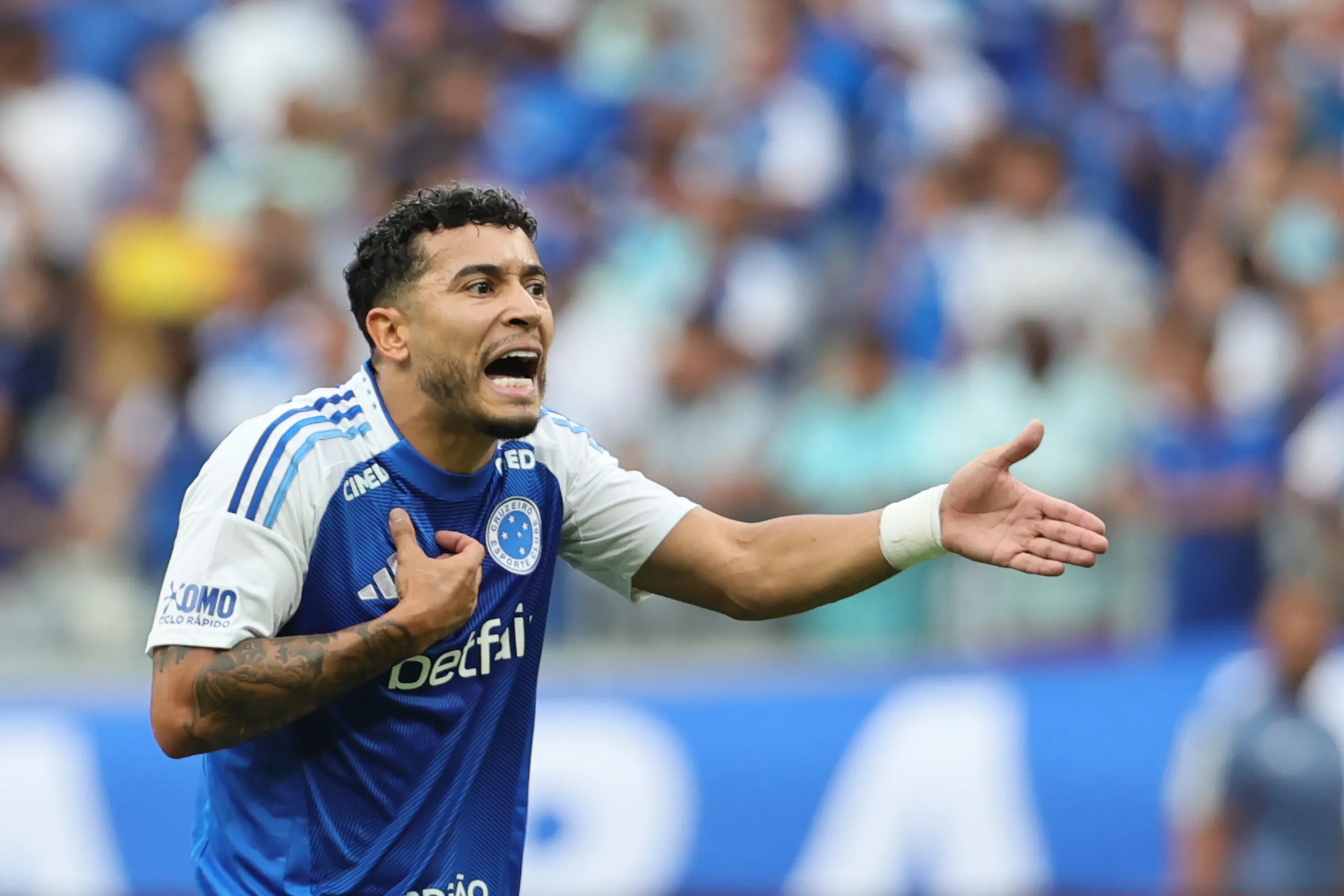 William explicou o ocorrido. Foto: Gilson Lobo/AGIF