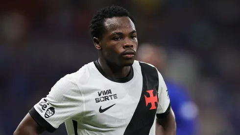 Andrés Gómez em ação contra a Raposa.