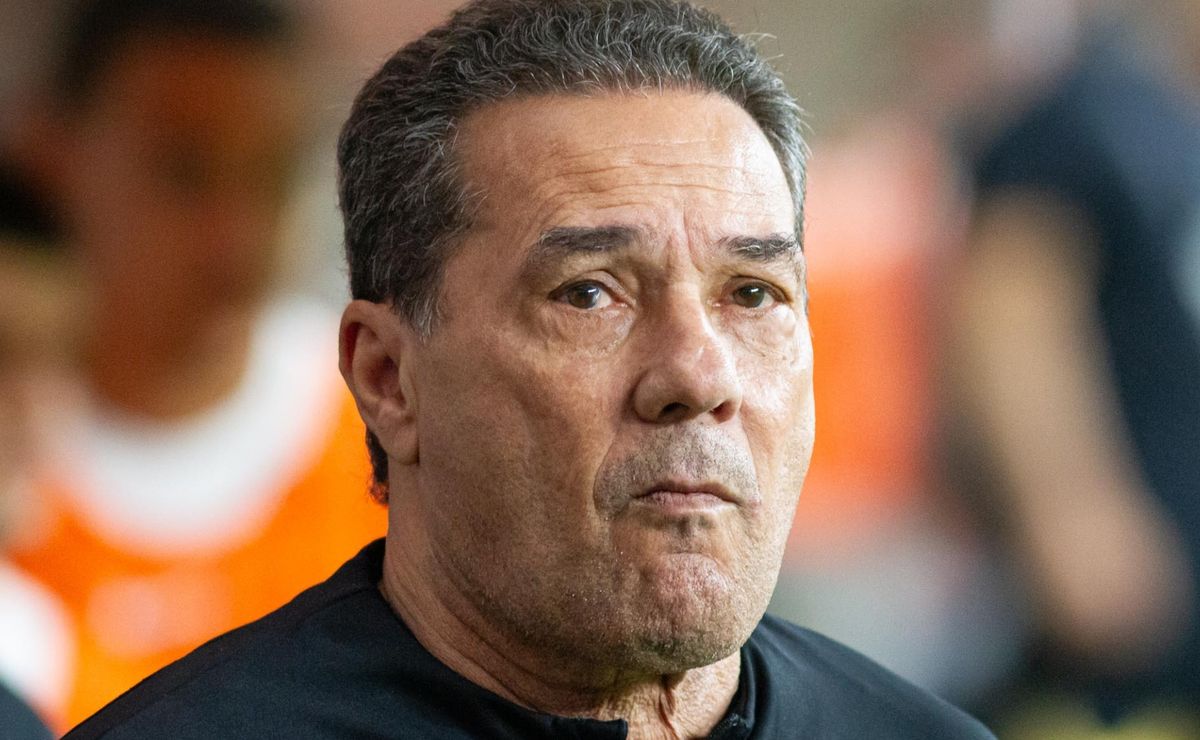 Vanderlei Luxemburgo tem evolução no quadro clínico, mas segue na UTI, afirma assessoria