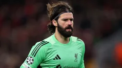 Alisson goleiro do Liverpool durante partida