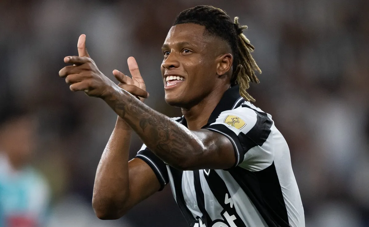 Fábio Sormani cogita Danilo no Santos e sugere troca com o Botafogo: “Zera essa dívida”