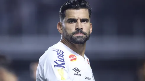 Tomás Rincón reforça o Santos contra o Cruzeiro - Foto: Reinaldo Campos/AGIF